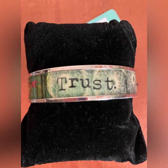 Kelly Rae Roberts Message Bangle - Picture 3 of 4
